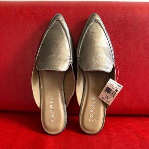 NWT! Pewter mules